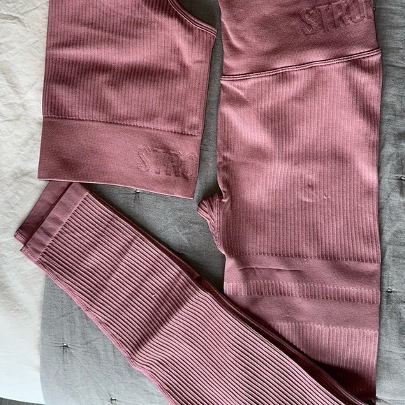 STRONGER activewear set - Picture 9 of 9